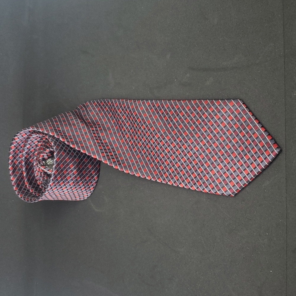 Alexander Julian colours tie